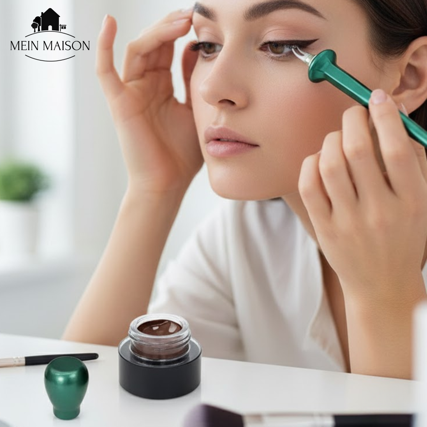 LinePerfect – Perfect Eyeliner Instantly